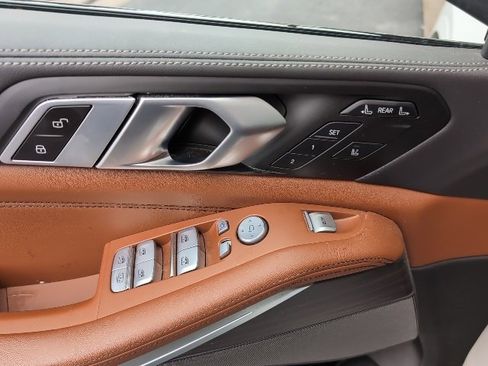 Certified 2024 BMW X7 xDrive40i w/ M Sport Package image 12