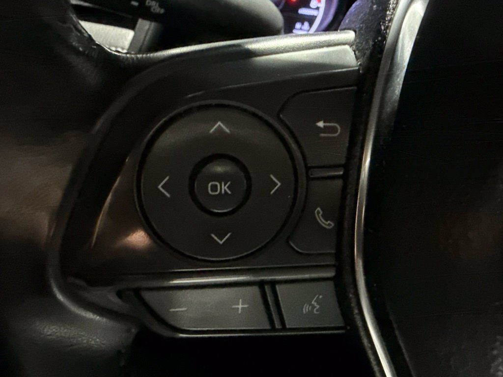 Used 2020 Toyota Camry SE FWD image 20