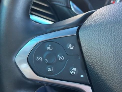 Used 2023 Chevrolet Traverse RS image 19