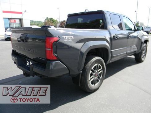 Used 2024 Toyota Tacoma TRD Sport AWD/4WD image 2