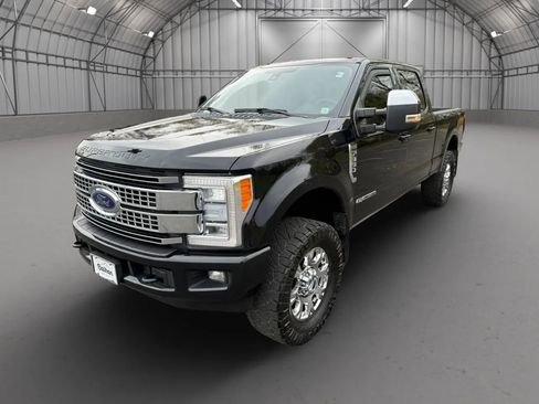 Used 2019 Ford F350 Lariat w/ Lariat Ultimate Package AWD/4WD image 10