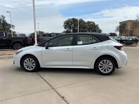 New 2026 Toyota Corolla SE w/ Carpet Mat Package (TMS) image 2