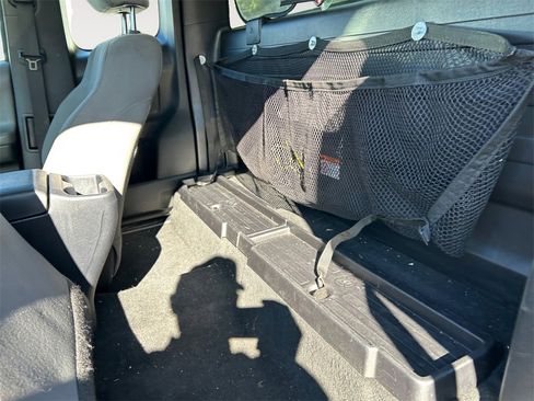 Used 2018 Toyota Tacoma SR image 8