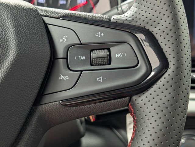 New 2026 Chevrolet Trax RS w/ Sunroof Package FWD image 20