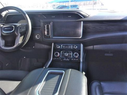 Used 2024 GMC Yukon Denali w/ Advanced Technology Package image 25