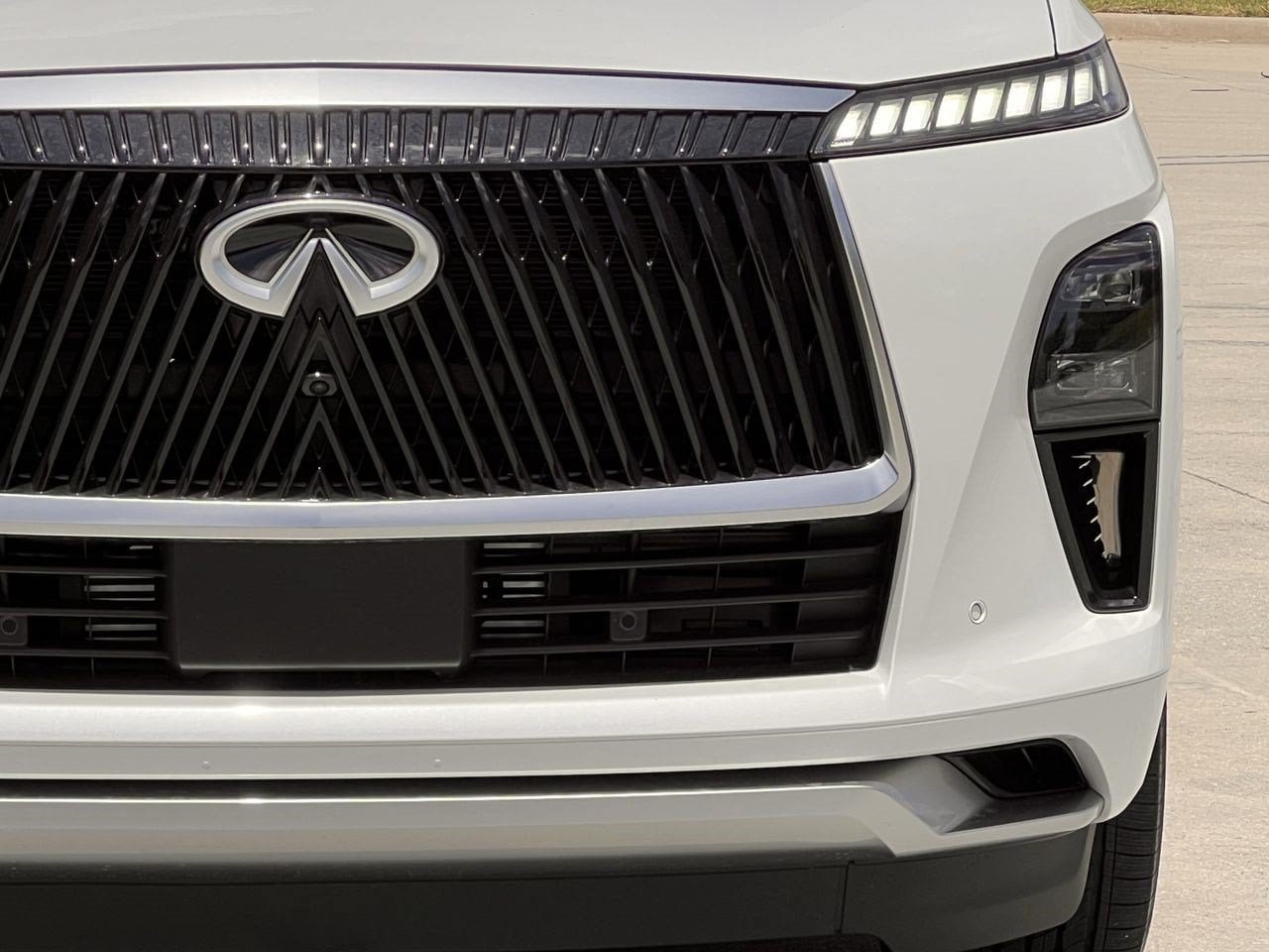 New 2027 INFINITI QX80 Luxe w/ Cargo Package RWD image 8
