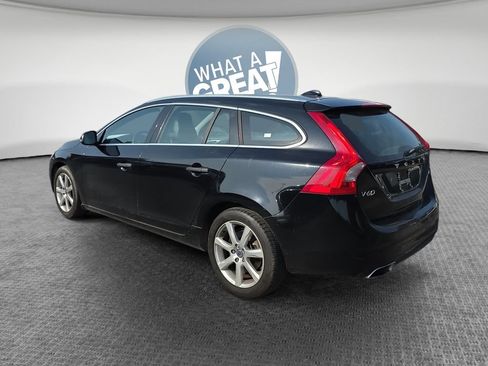 Used 2017 Volvo V60 T5 Premier w/ Convenience Package FWD image 6