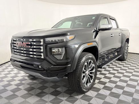 Used 2024 GMC Canyon Denali AWD/4WD image 3