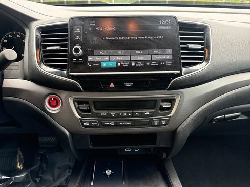 Certified 2025 Honda Ridgeline Sport+ image 15