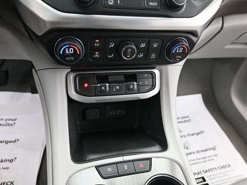 Used 2023 GMC Acadia SLT AWD/4WD image 22