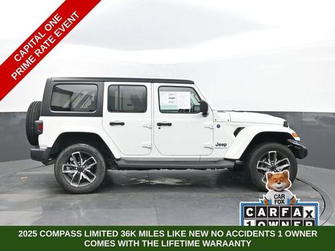 Used 2024 Jeep Wrangler Unlimited w/ Convenience Group AWD/4WD image 8