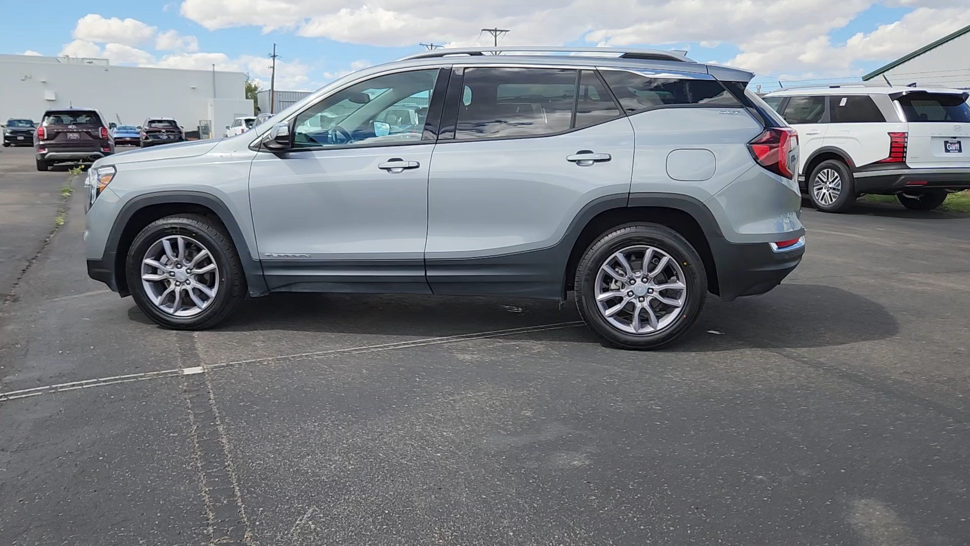 Used 2023 GMC Terrain SLT w/ Infotainment Package II AWD/4WD image 2