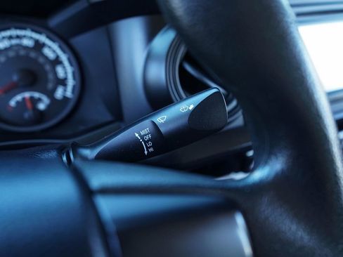 Used 2017 Toyota Tacoma SR image 25