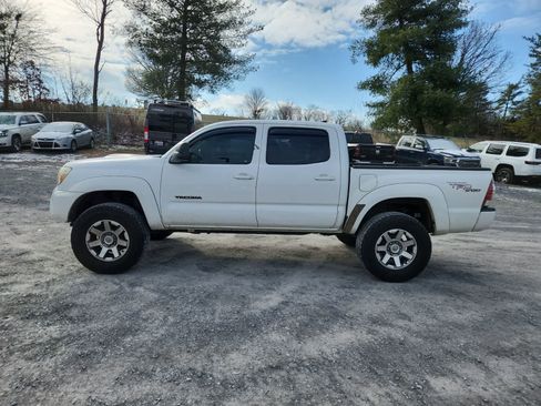 Used 2012 Toyota Tacoma PreRunner image 2