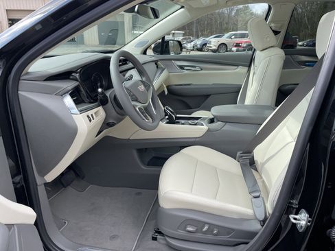 New 2025 Cadillac XT5 Premium Luxury image 15