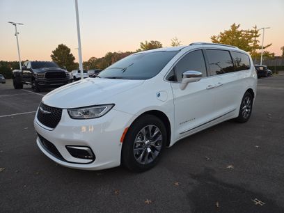 Used 2022 Chrysler Pacifica Pinnacle