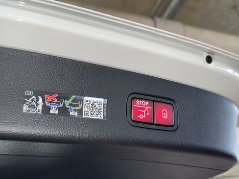 Used 2026 Mercedes-Benz GLC 300 image 14