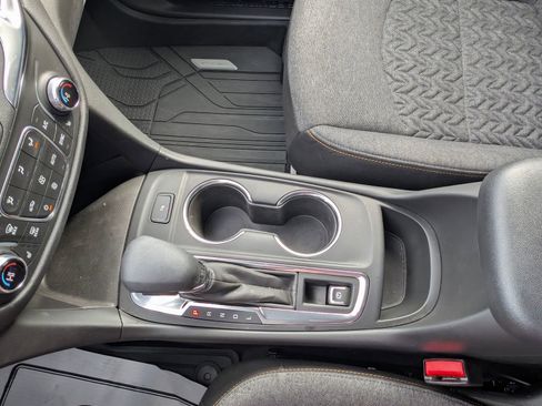 Used 2023 Chevrolet Equinox LT image 22