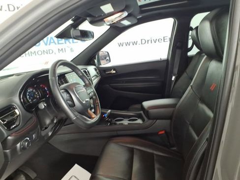 Used 2025 Dodge Durango GT AWD/4WD image 13
