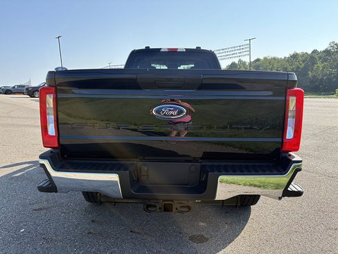New 2026 Ford F350 XLT w/ FX4 Off-Road Package AWD/4WD image 4