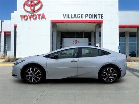 New 2026 Toyota Prius Plug-In Hybrid image 2