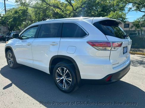 Used 2016 Toyota Highlander XLE AWD/4WD image 16