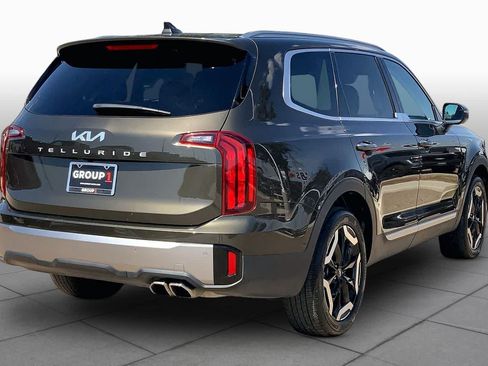 Certified 2025 Kia Telluride S FWD image 11