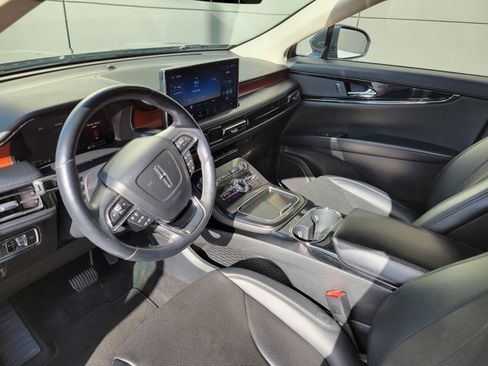 Used 2022 Lincoln Nautilus Reserve image 26