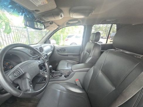 Used 2002 Chevrolet TrailBlazer LT w/ Preferred Equipment Group AWD/4WD image 5