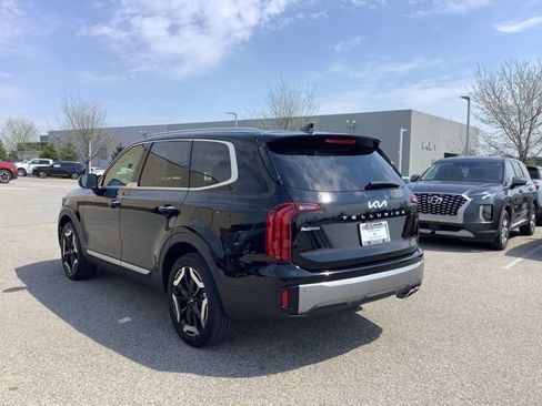 Used 2025 Kia Telluride S image 7