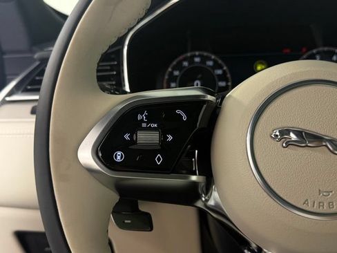 Certified 2026 Jaguar F-PACE R-Dynamic S AWD/4WD image 19