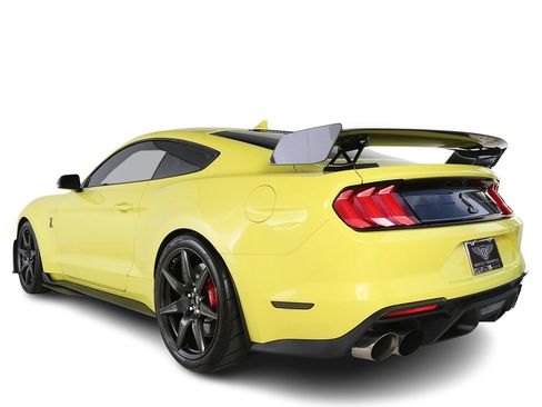 Used 2021 Ford Mustang Shelby GT500 w/ Carbon Fiber Track Pack RWD image 3