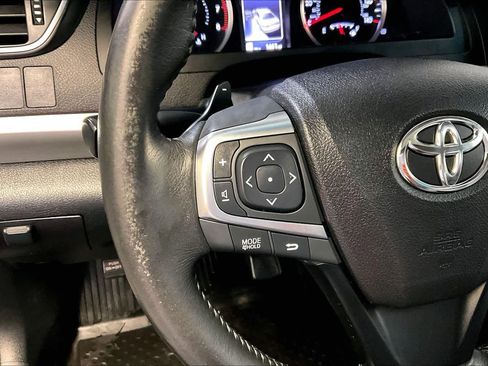 Used 2015 Toyota Camry XSE image 22