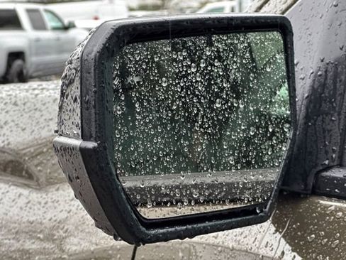 Used 2025 GMC Canyon AT4 w/ Technology Plus Package image 54