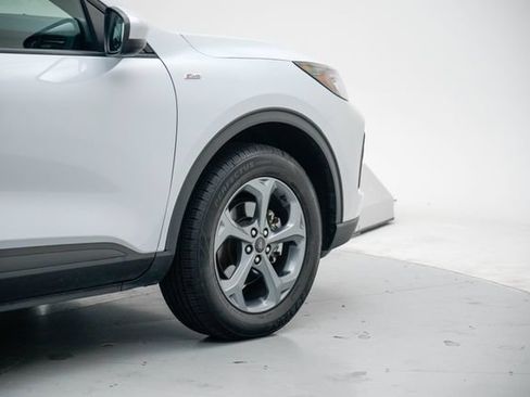 Used 2025 Ford Escape ST-Line Select AWD/4WD image 8