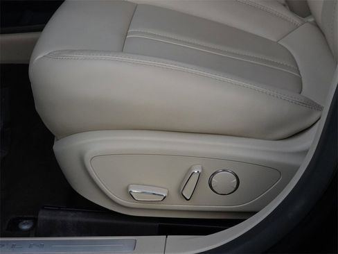 Used 2019 Lincoln MKZ Premiere image 28