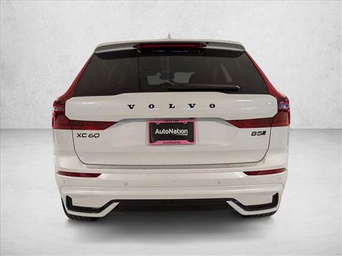New 2026 Volvo XC60 B5 Ultra w/ Climate Package image 8