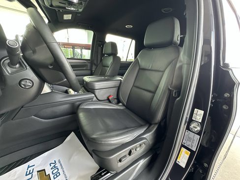 Used 2024 Chevrolet Tahoe Z71 w/ Luxury Package AWD/4WD image 19