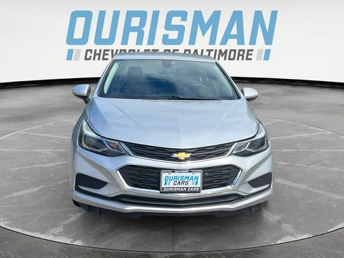 Used 2017 Chevrolet Cruze LT FWD image 8