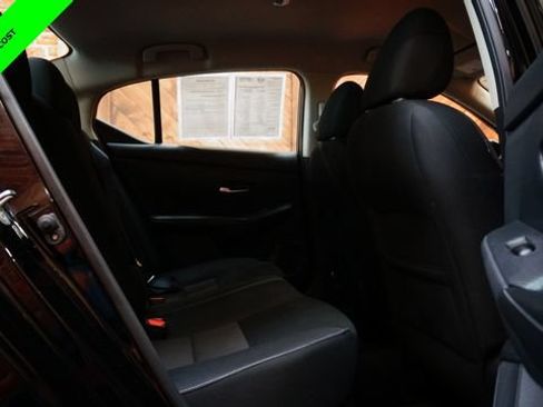 Certified 2022 Nissan Sentra SV FWD image 35