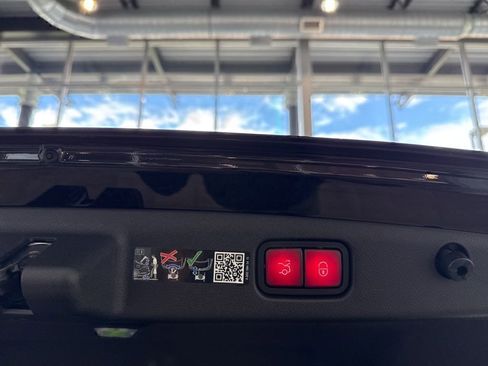 Certified 2025 Mercedes-Benz E 350 4MATIC Sedan image 28