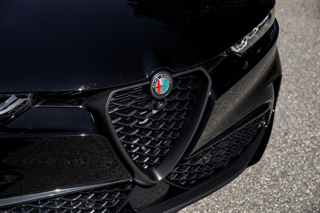 New 2025 Alfa Romeo Tonale AWD/4WD image 12