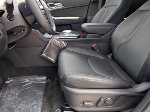 New 2026 Kia Sportage EX w/ EX Panorama Roof Package image 15