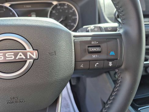 Used 2025 Nissan Rogue SV image 18
