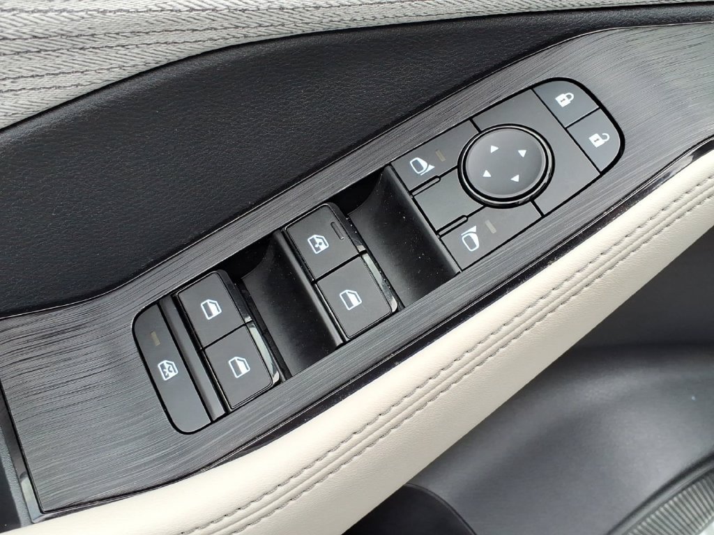 Certified 2023 Nissan Rogue SV AWD/4WD image 16