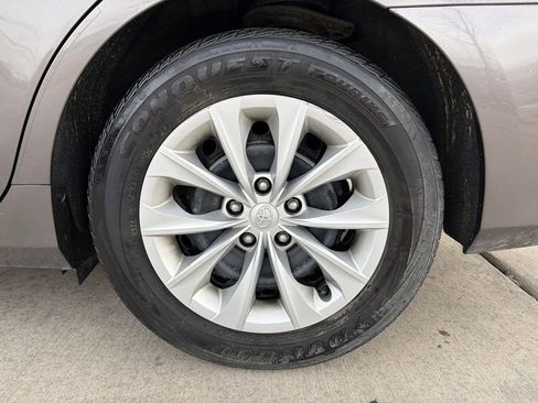 Used 2017 Toyota Camry LE image 20