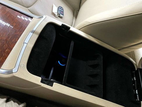 Used 2011 Chrysler 300 Limited w/ Luxury Group image 58