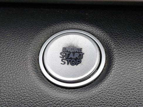 Used 2021 Hyundai Elantra SEL w/ Convenience + Premium Package image 23