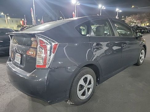 Used 2015 Toyota Prius Four image 7