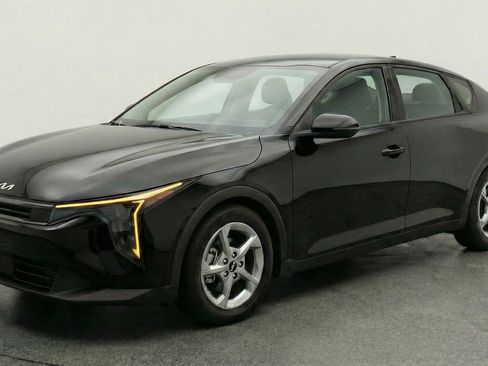 Used 2025 Kia K4 FWD image 3